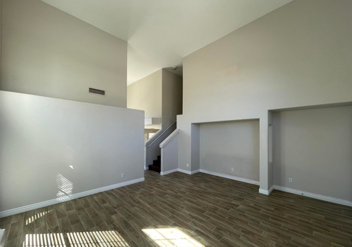 Listing photo thumbnail