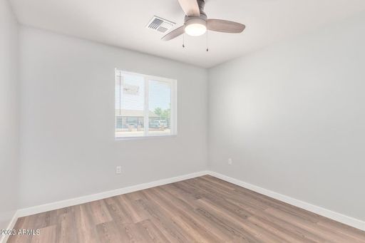 Listing photo thumbnail