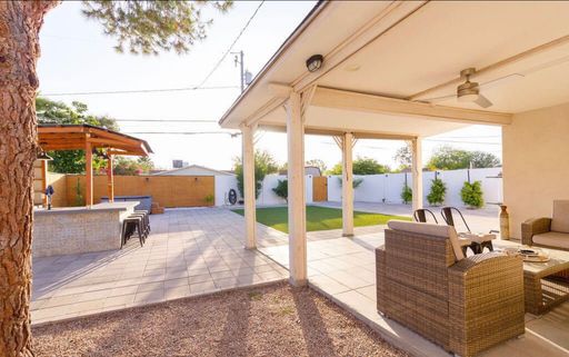 Listing photo thumbnail