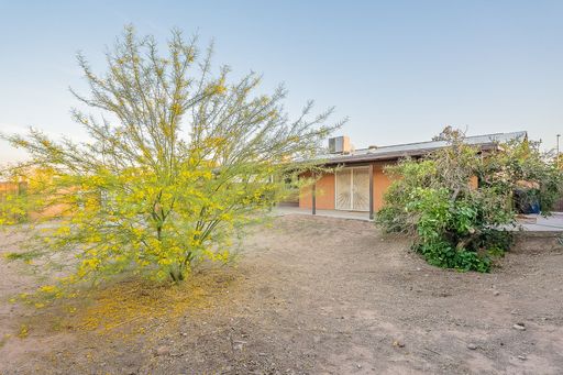 Listing photo thumbnail