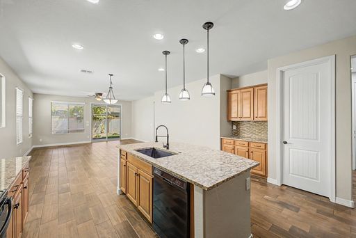 Listing photo thumbnail