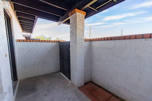Listing photo thumbnail