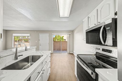 Listing photo thumbnail