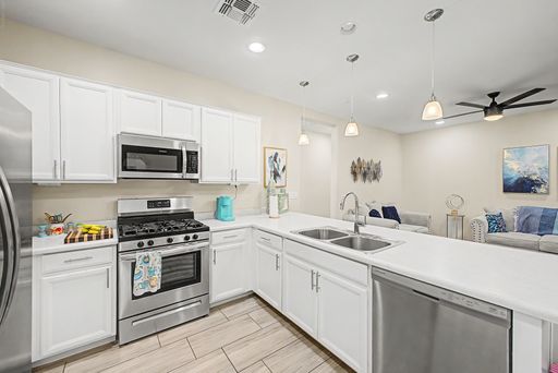 Listing photo thumbnail