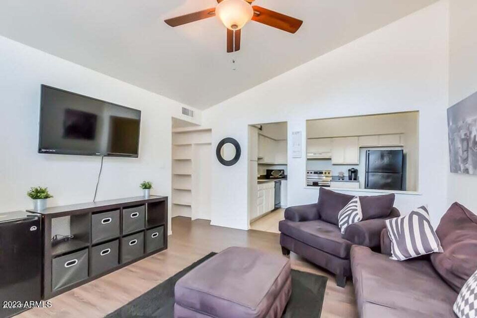 Mesa House: 525 N May St #10