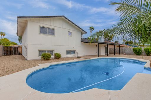 Listing photo thumbnail