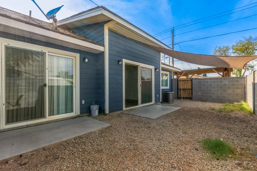 Listing photo thumbnail
