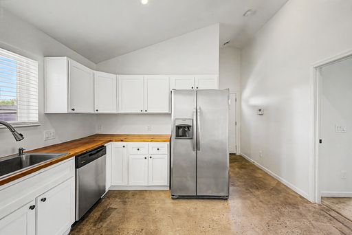 Listing photo thumbnail