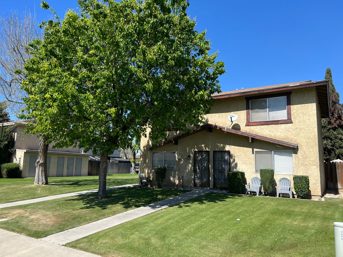 Bakersfield Apartment: 3612 Micheli Ct