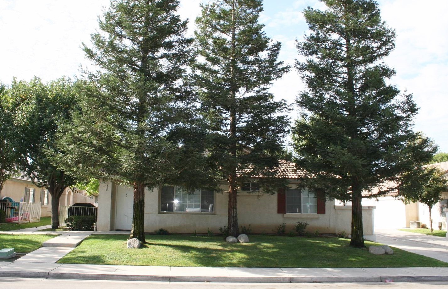 Bakersfield Apartment: 8109 Pebble Cove Ct