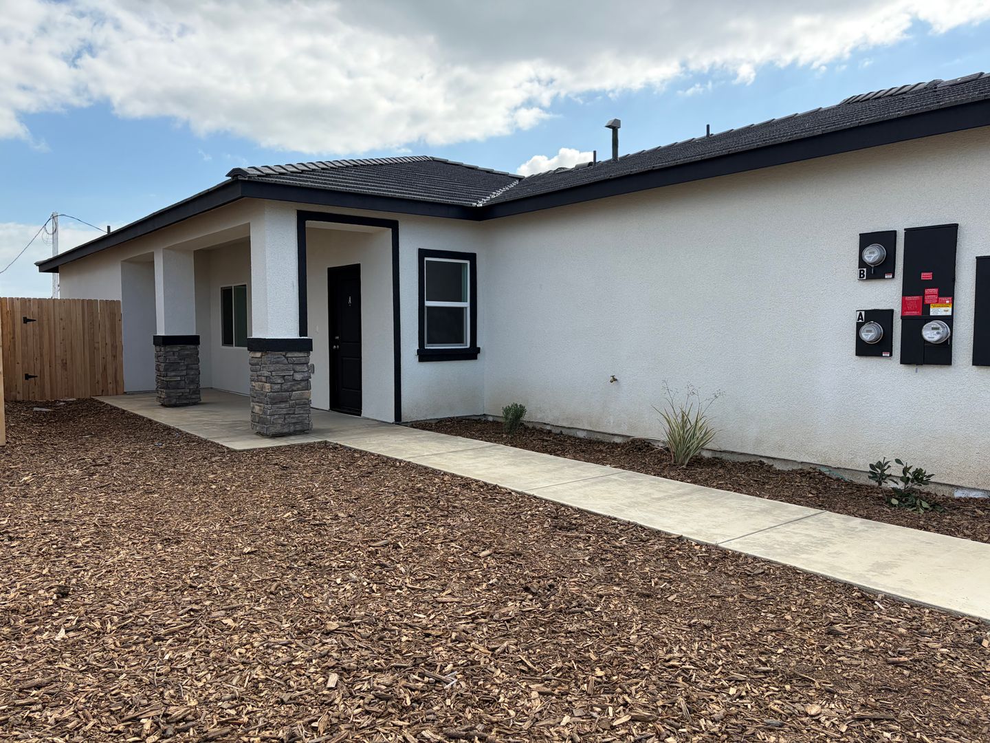 Bakersfield Apartment: 6007 Cougar Trail