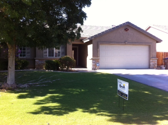 Bakersfield House: 11908 Darlington Ave