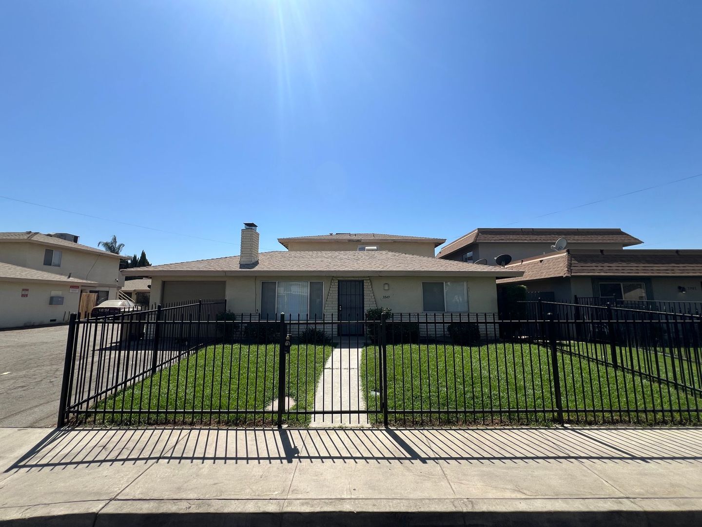 Bakersfield Apartment: 3849 Soranno Ave