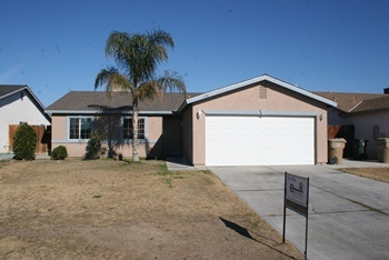 Bakersfield House: 1516 Hadar Rd