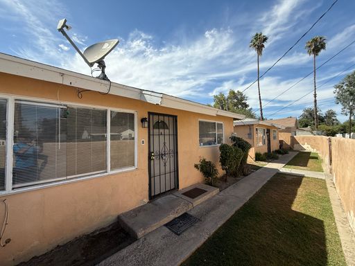 2114 Brundage Lane Unit A - Cute and Clean 2 bedroom 1 bath unit – photo 1