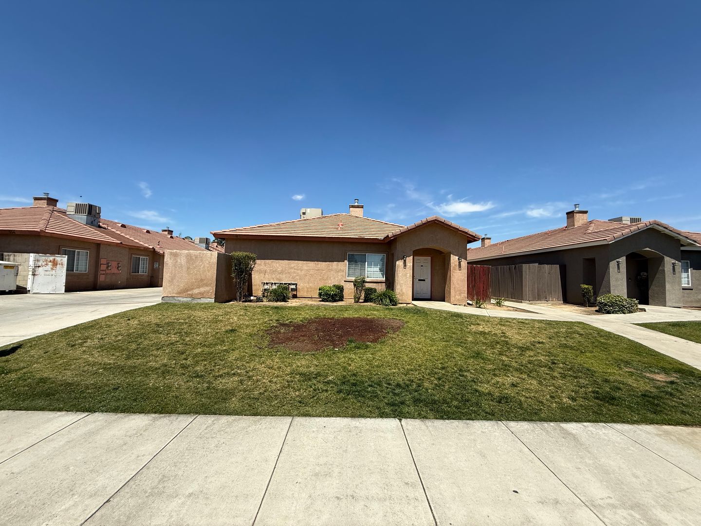 Bakersfield Apartment: 548 Yellow Meadow Ct
