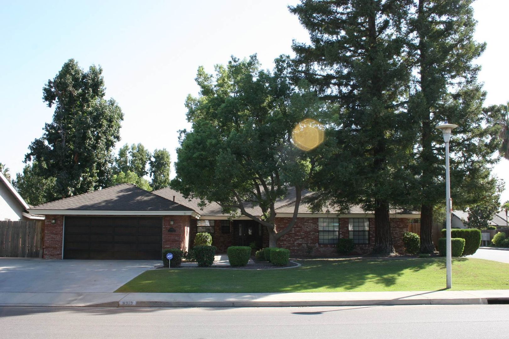 Bakersfield House: 9313 Laurel Oak Way