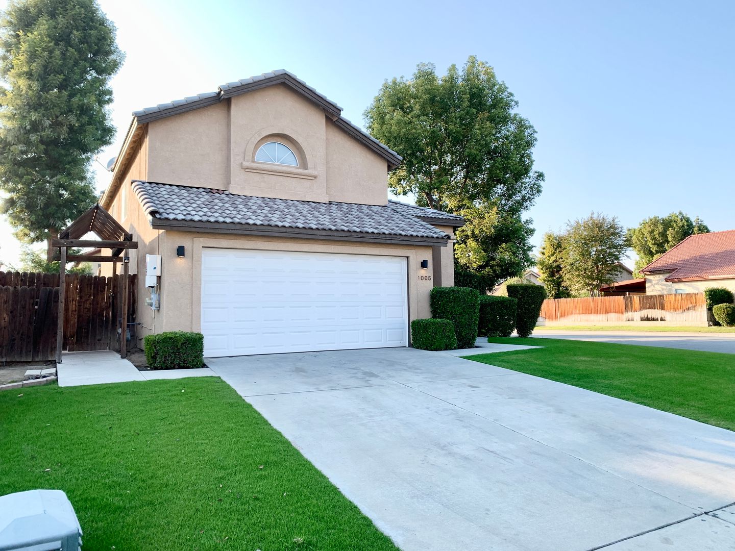 Bakersfield House: 1005 Sand Creek Dr