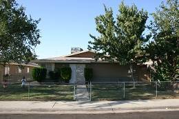 **MOVE IN SPECIAL** 700 Knotts St- $952rent+$925Dep 2bd 1ba NE Bakersfield – photo 1