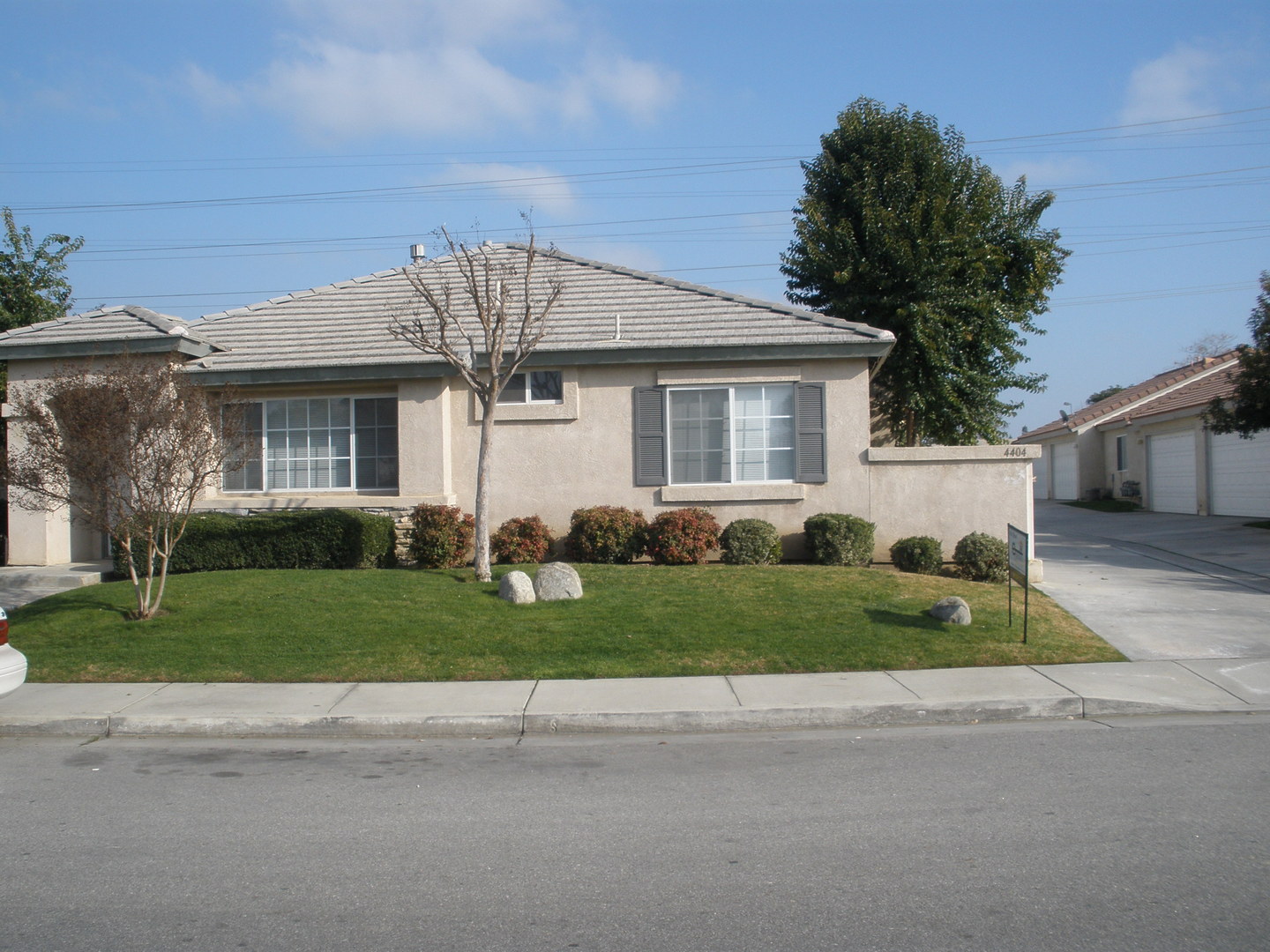 Bakersfield Apartment: 4404 Pebble Creek Dr