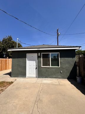 Brand New All Electric Studio ADU Water Included! $1150 Deposit/Rent – photo 1