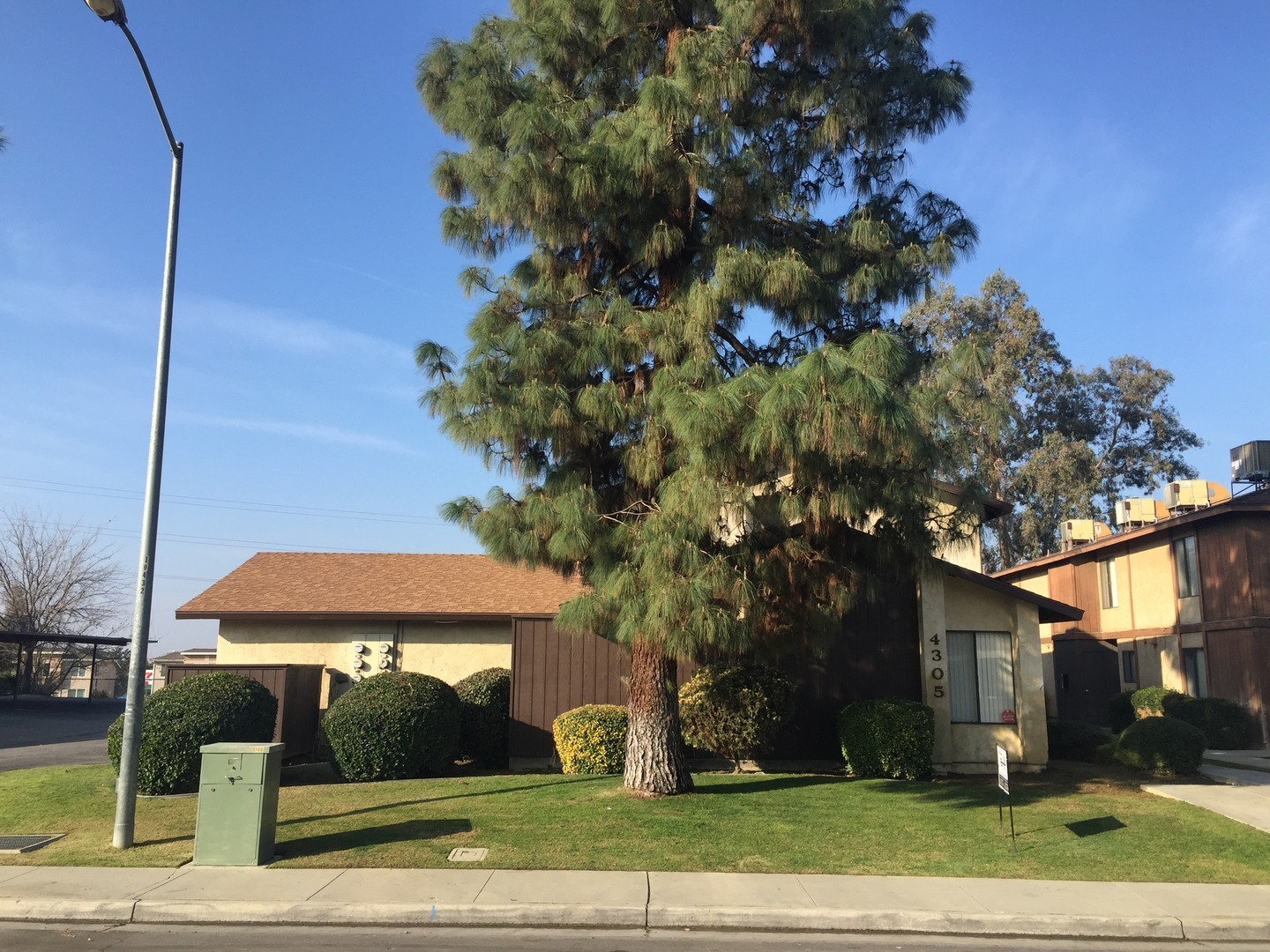 Bakersfield Apartment: 4305 Isla Verde Dr