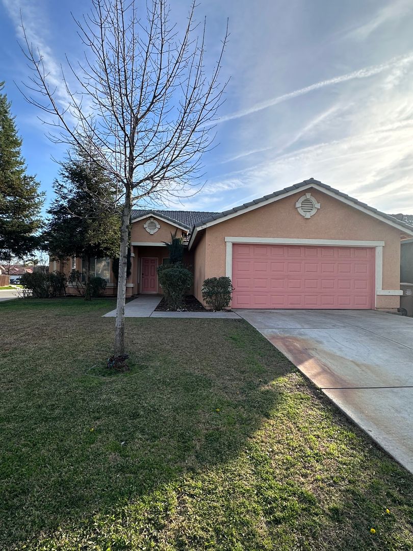 Bakersfield House: 615 New Zealand Drive