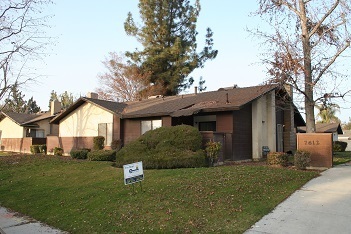Bakersfield Apartment: 7612 N Laurelglen Blvd
