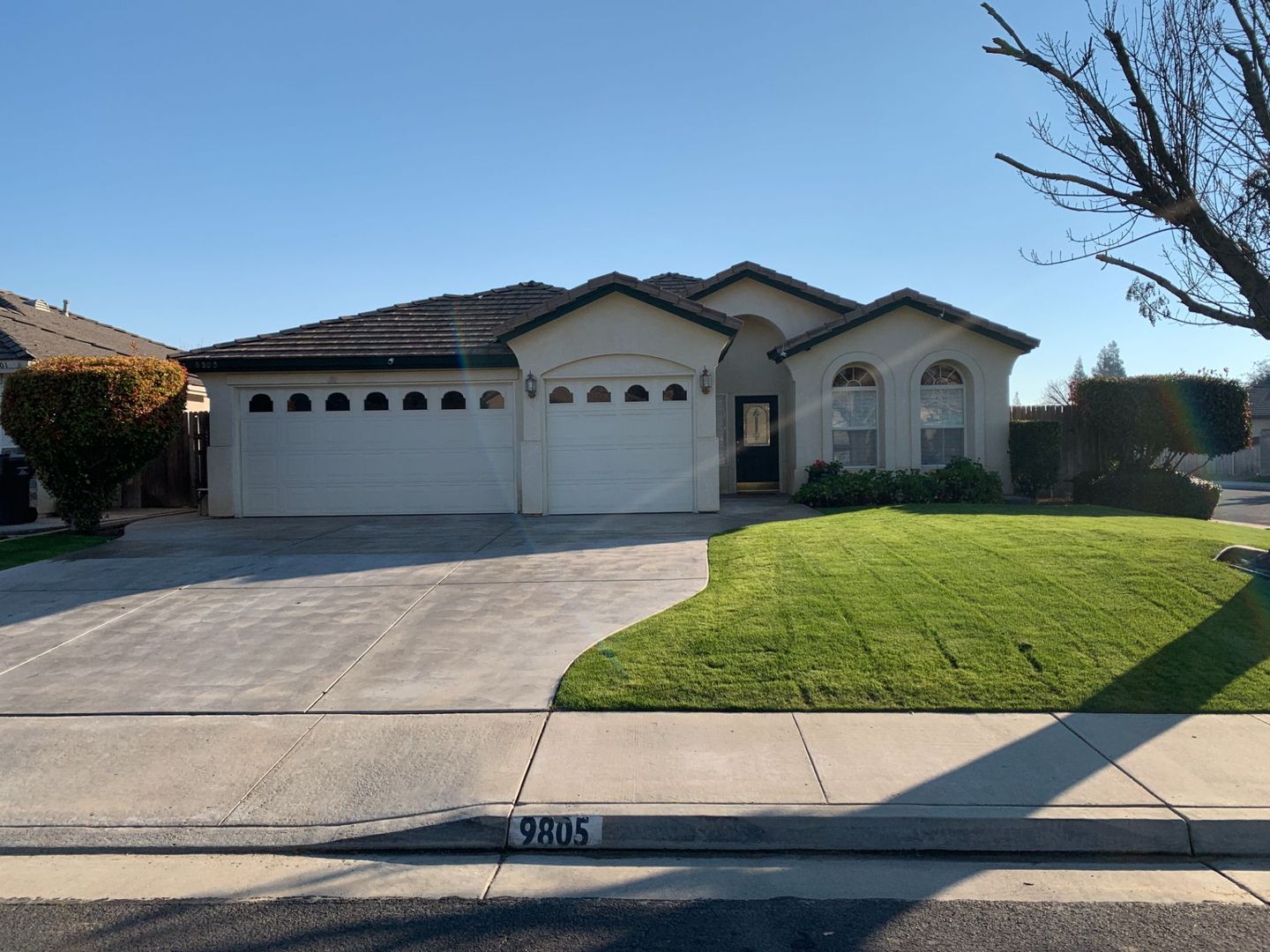 Bakersfield House: 9805 Paper Moon Way