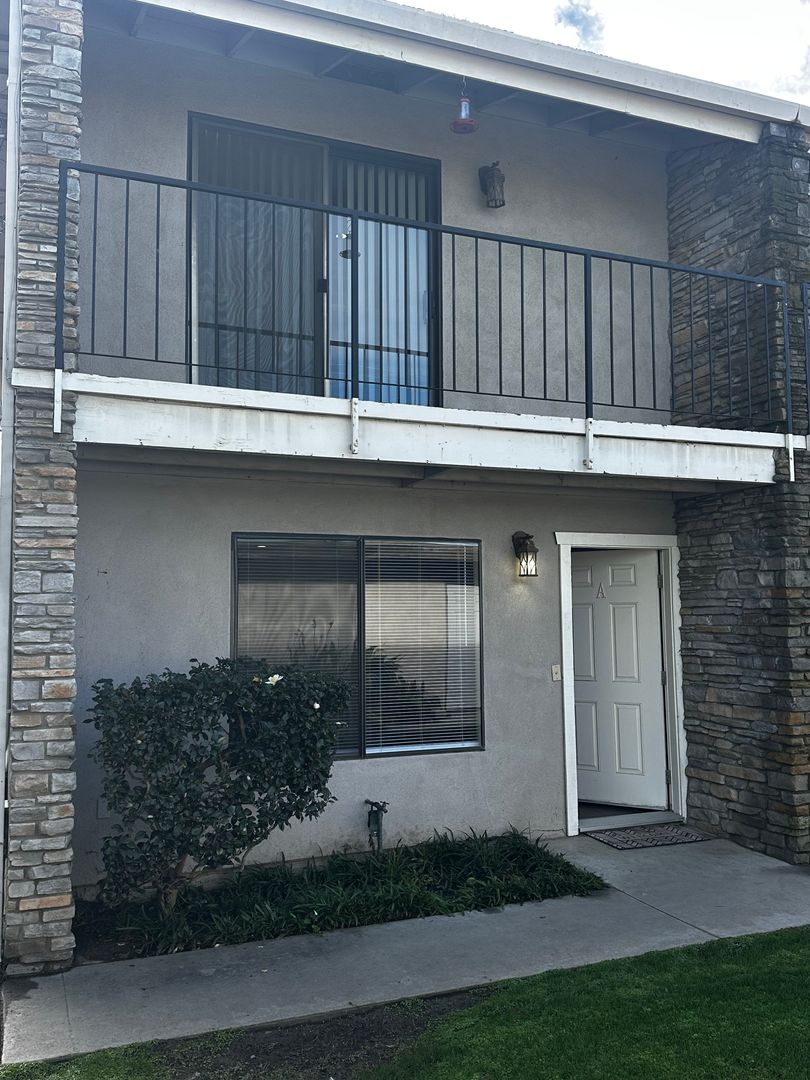Bakersfield Apartment: 9413 Rosedale Hwy