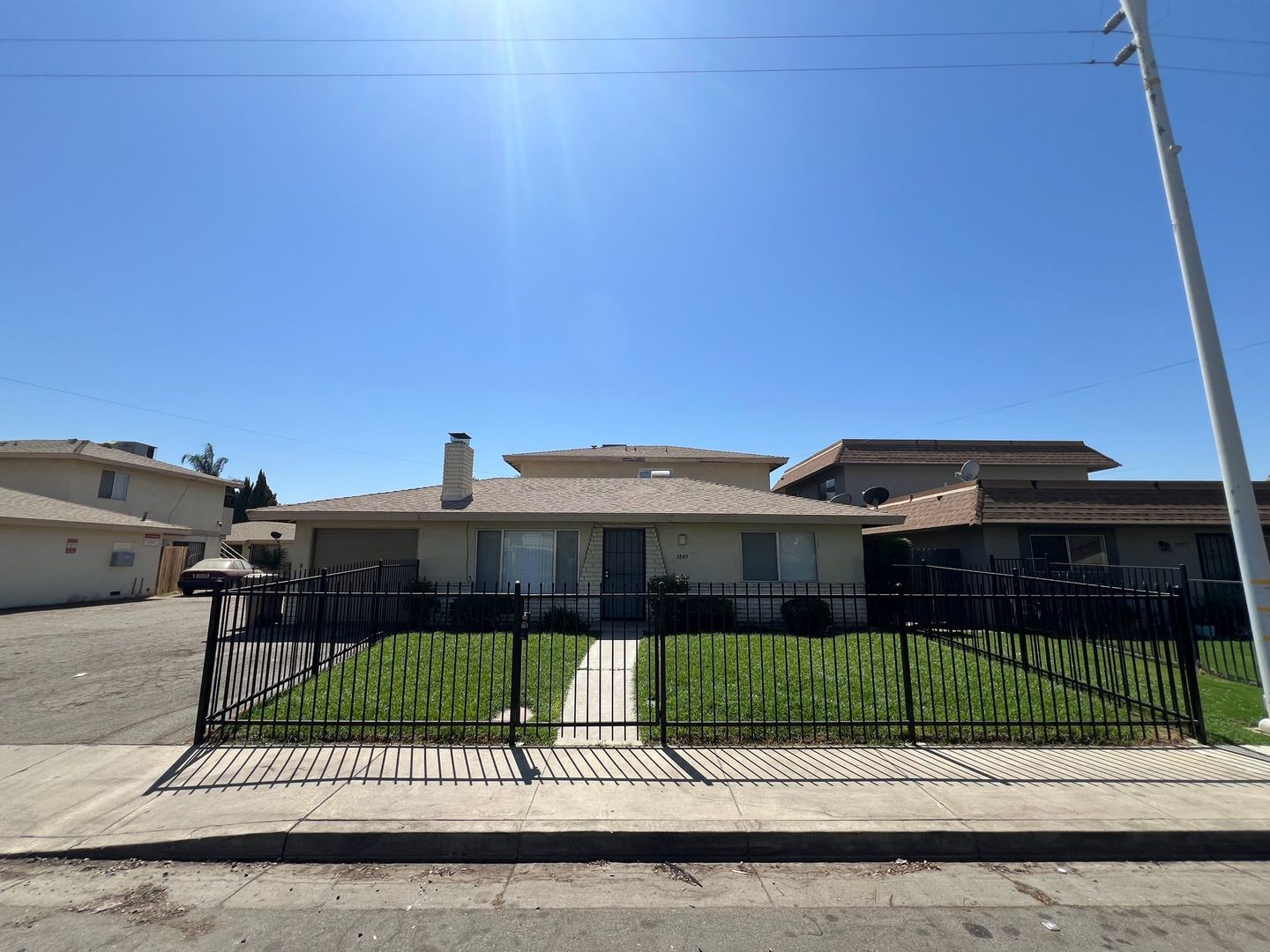 Bakersfield Apartment: 3849 Soranno Ave