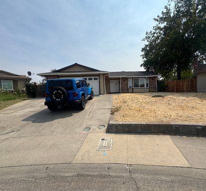 Located in a great neighborhood, 4 bedroom, 2-bath home with a 2-car garage. – photo 1