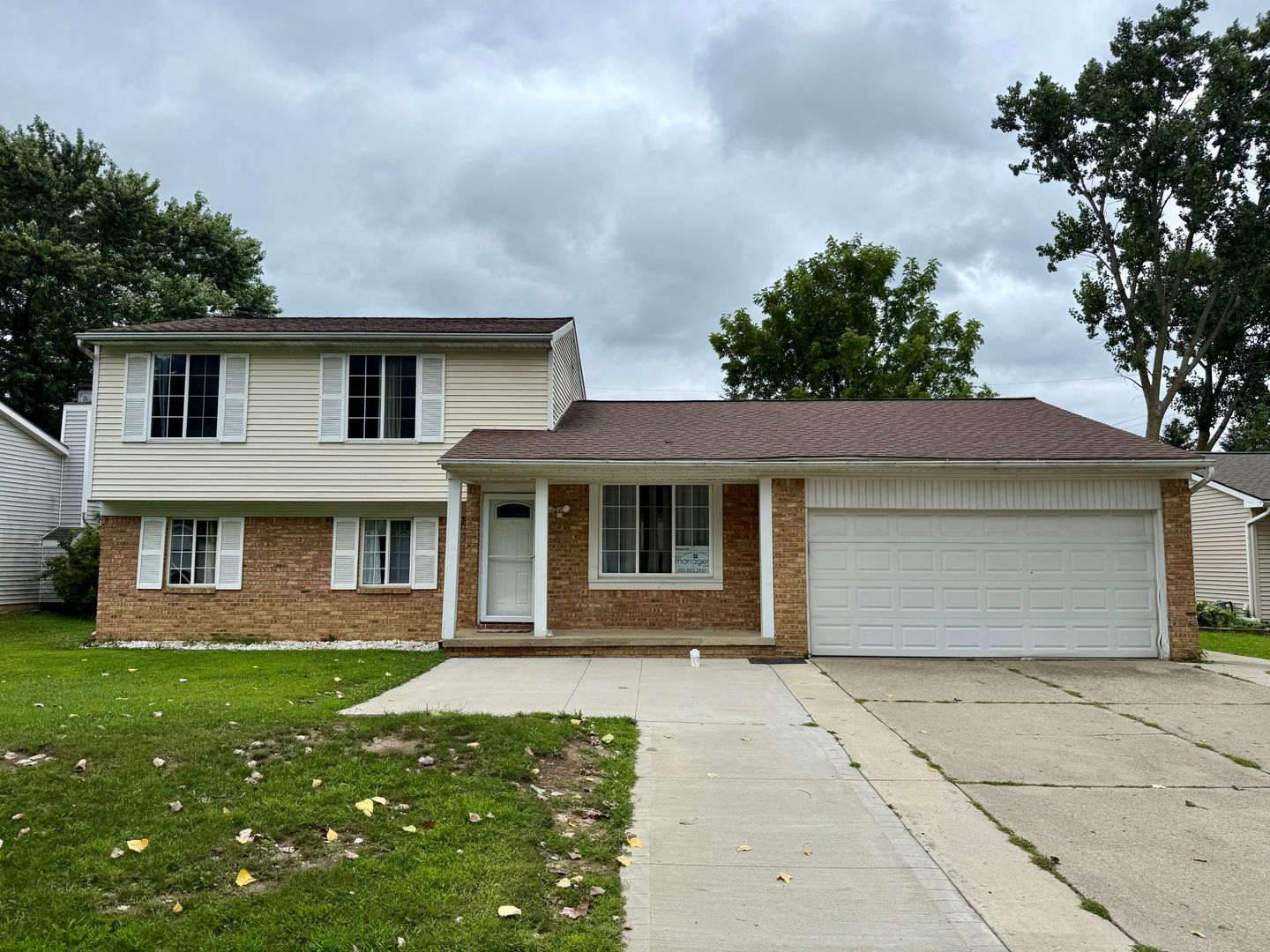4-Bedroom Colonial in Grand Blanc – Spacious & Move-In Ready!