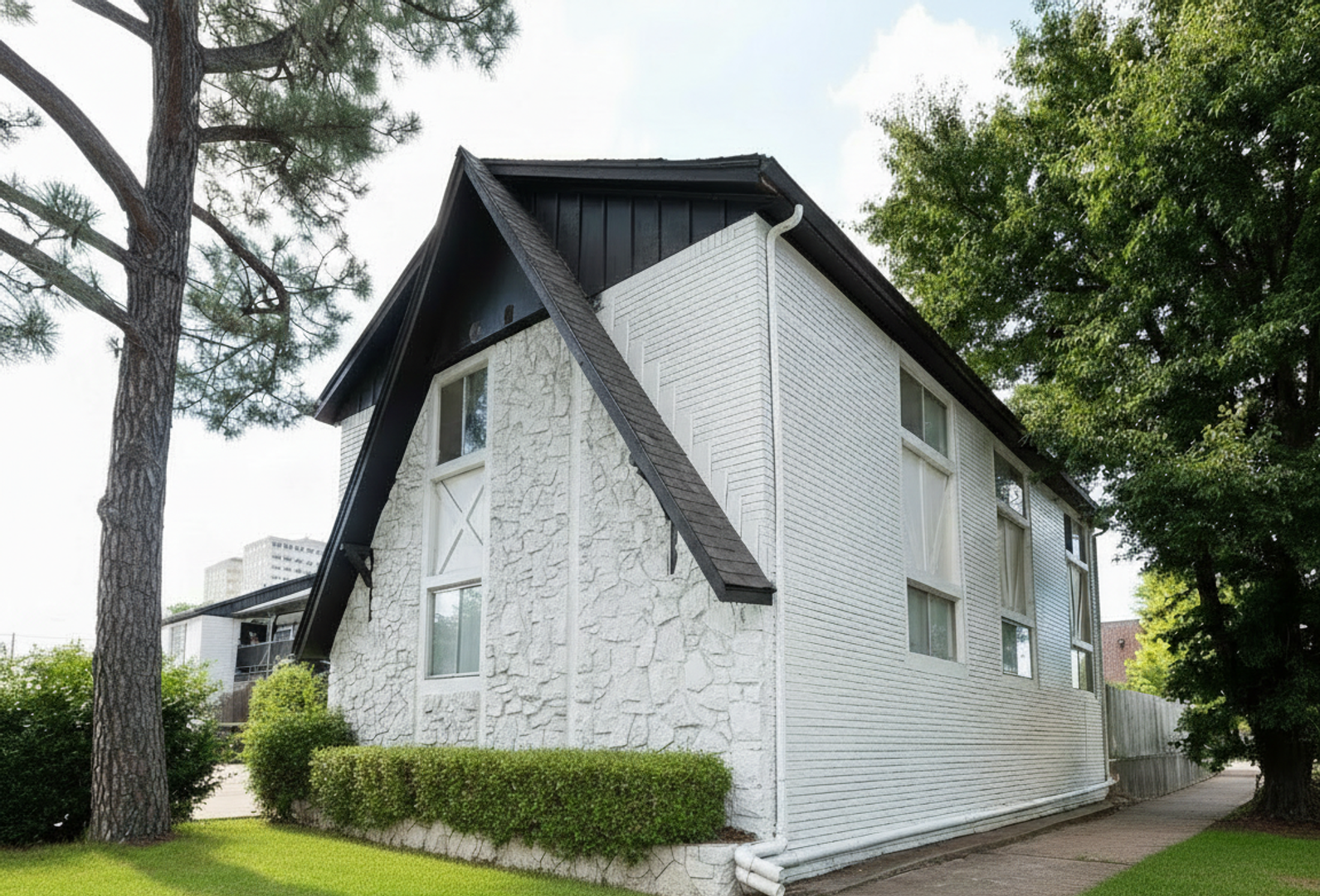 Tulsa Apartment: 115 E 16th St