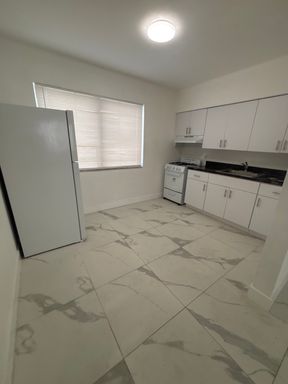 Spacious 1 Bed/1 Bath in Little Havana | Apartamento 1/1 en Little Havana – photo 1