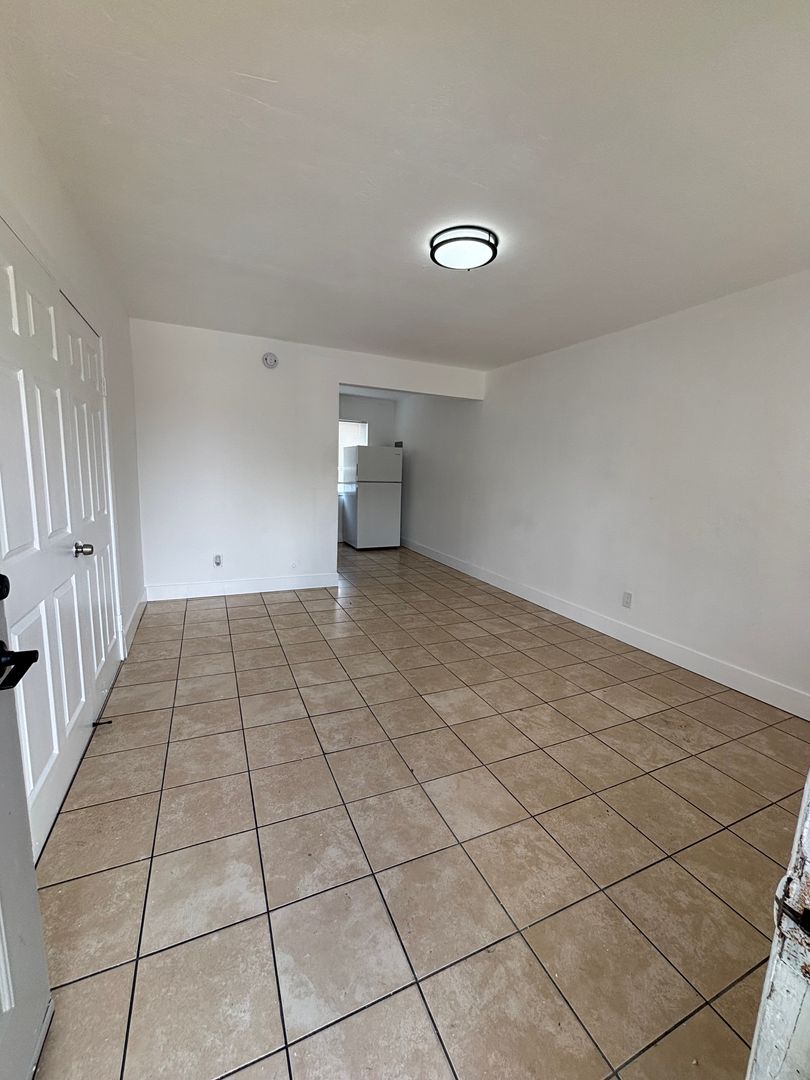 Miami Apartment: 1950 SW 2nd St.