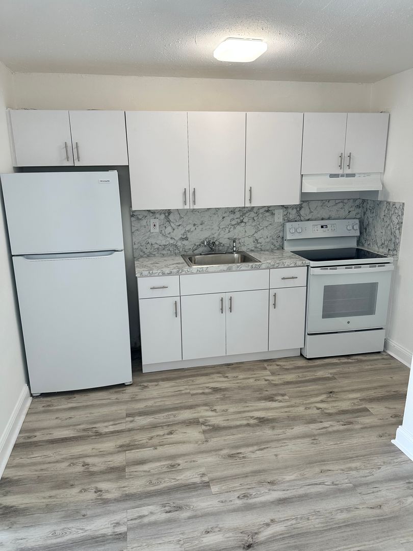 Miami Apartment: 1638 NW 4 ST