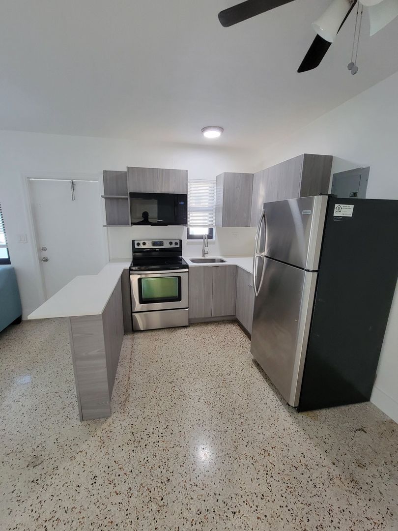 Miami Apartment: 600 SW 10th Street