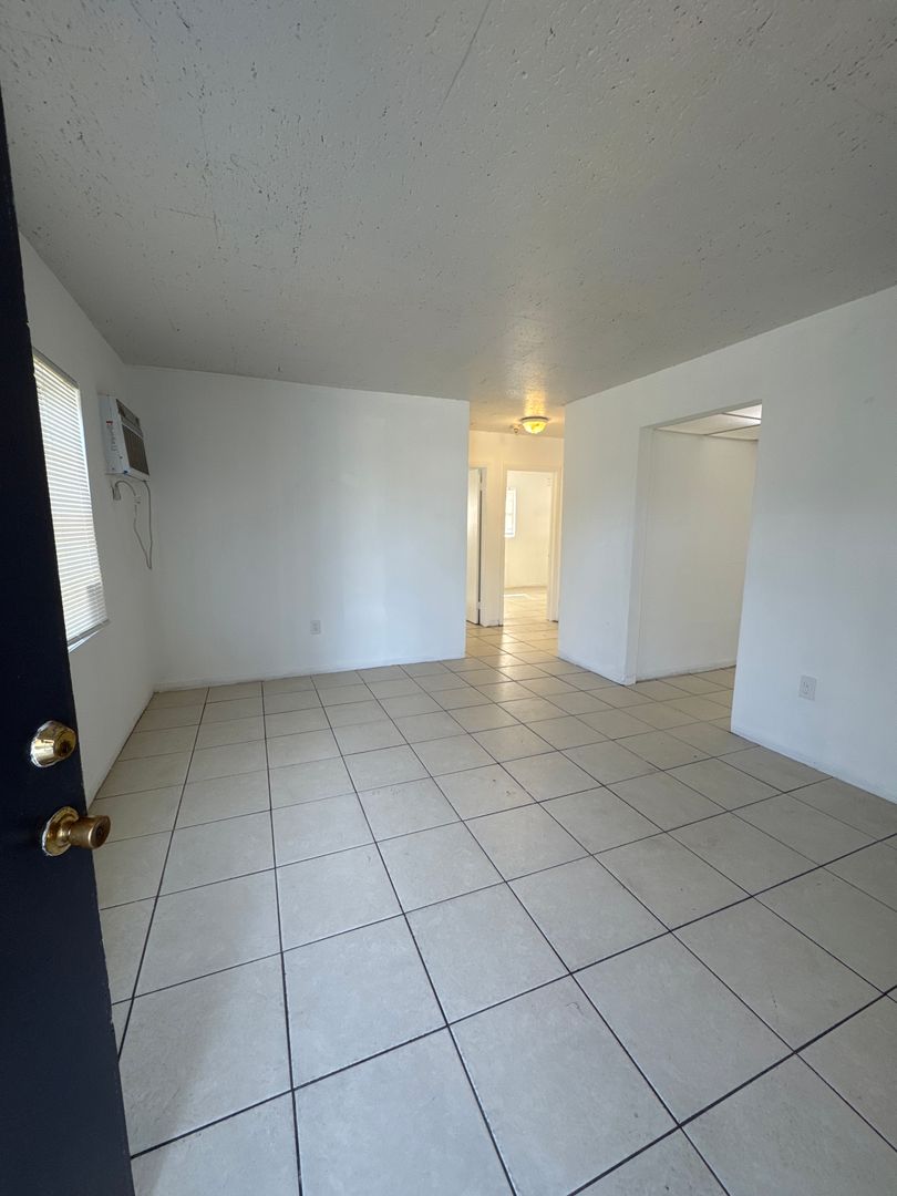 Miami Apartment: 1750 NE 149 ST