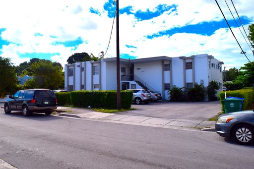 2 Bedroom Apartment in Prime Miami Location – photo 1