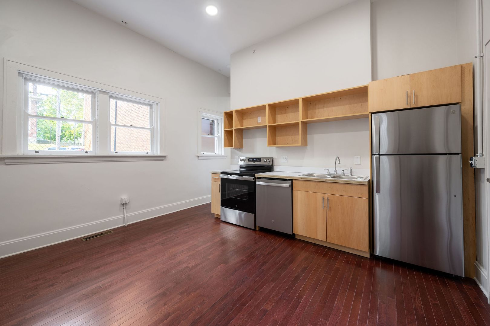 Cincinnati Apartment: 3604 Montgomery Road
