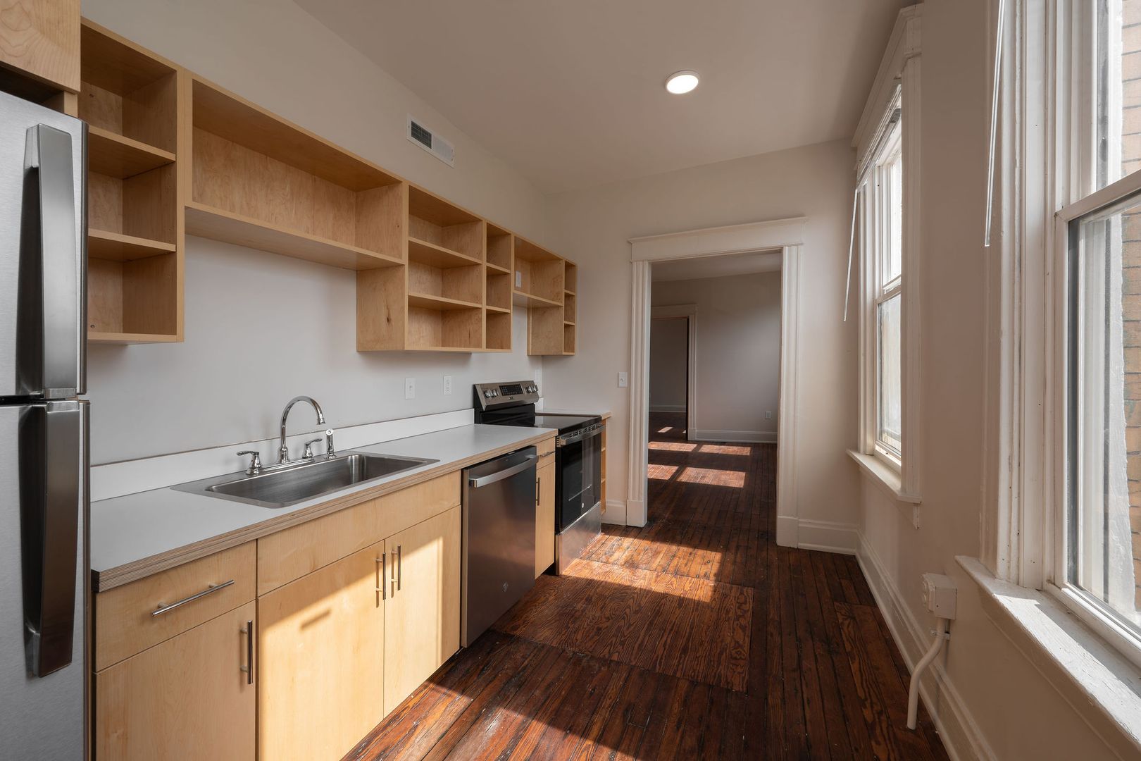 Cincinnati Apartment: 1740 Brewster Avenue