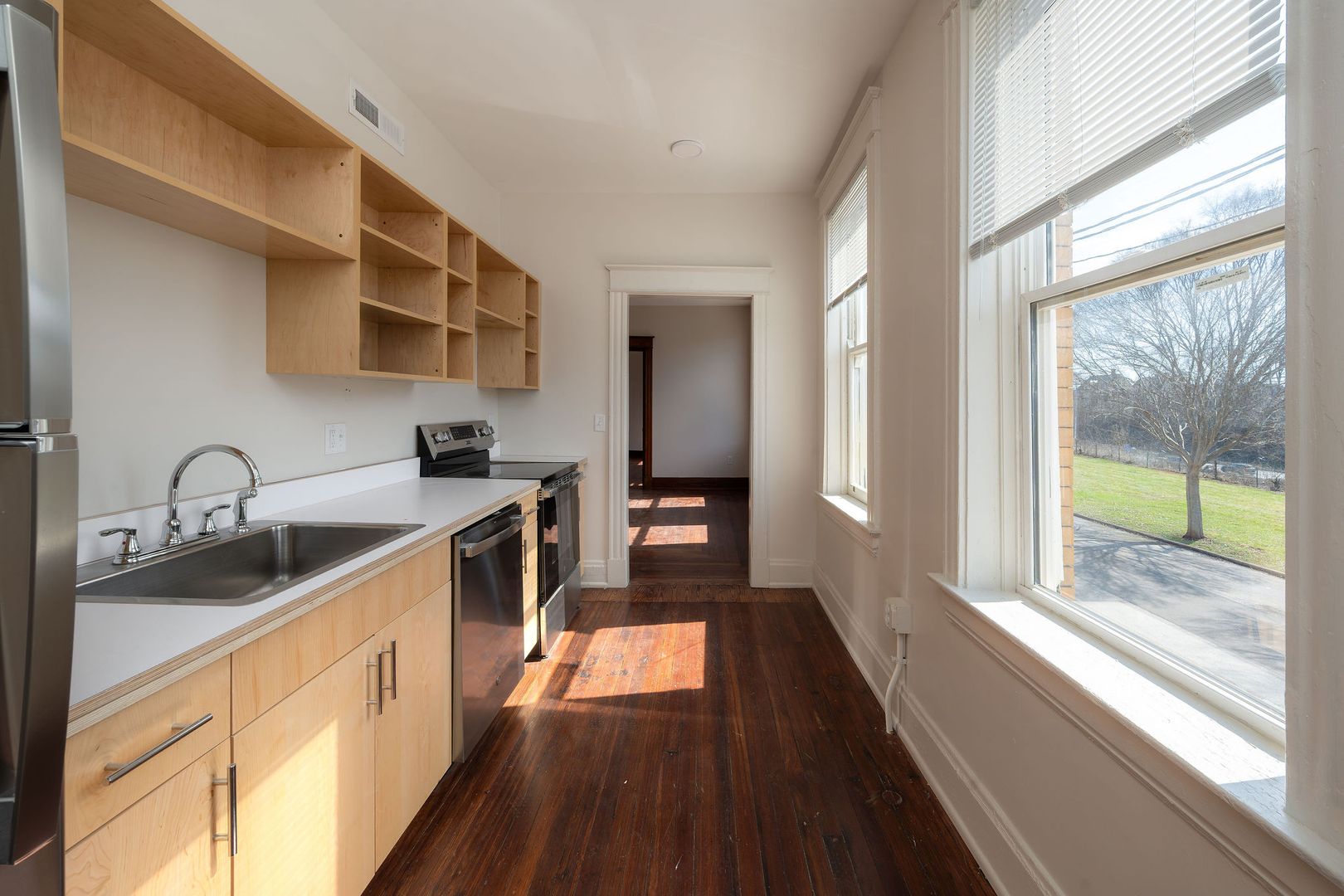 Cincinnati Apartment: 1740 Brewster Avenue