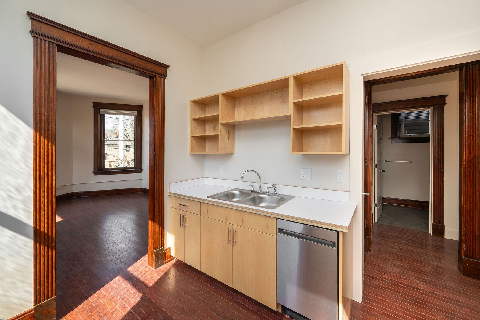 Cincinnati Apartment: 1740 Brewster Avenue
