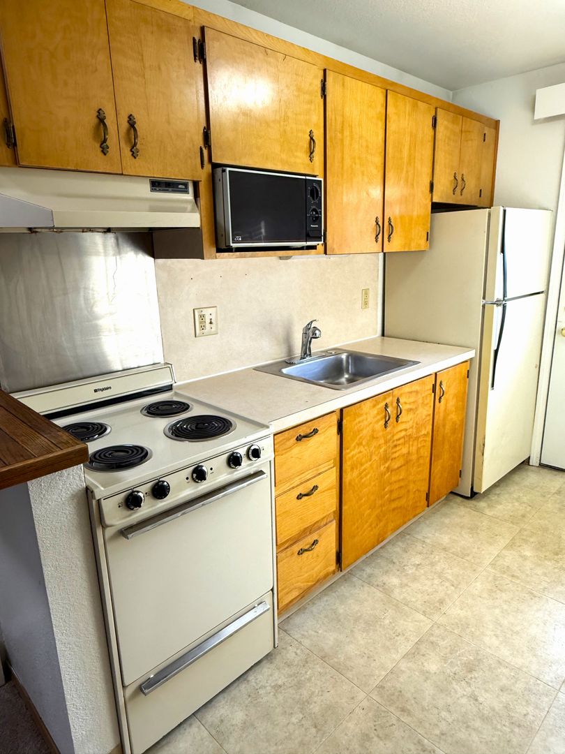 Anchorage Apartment: 3640 W. Dimond Blvd