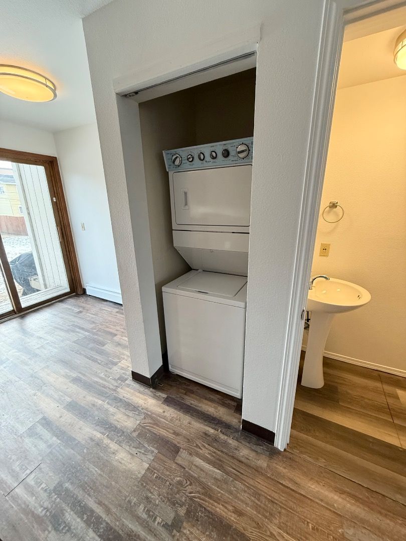 Anchorage Apartment: 3804 Indiana St