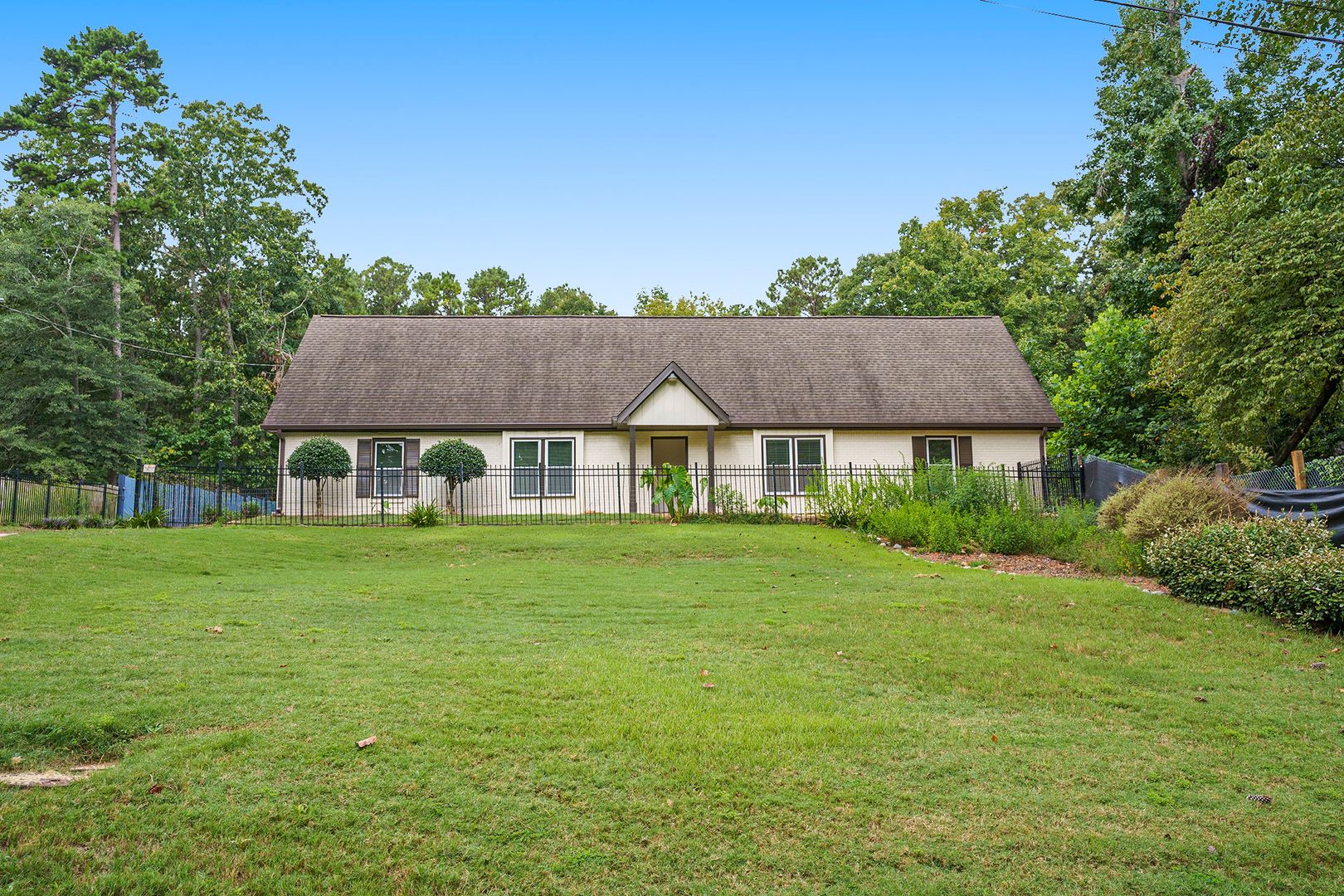 Covington House: 9285 Cedar Ridge Dr