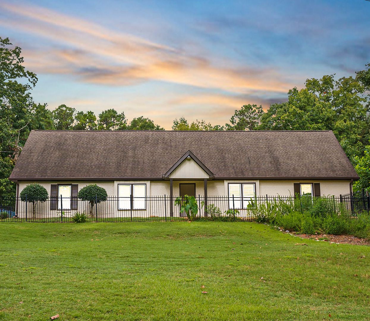 Covington House: 9285 Cedar Ridge Dr