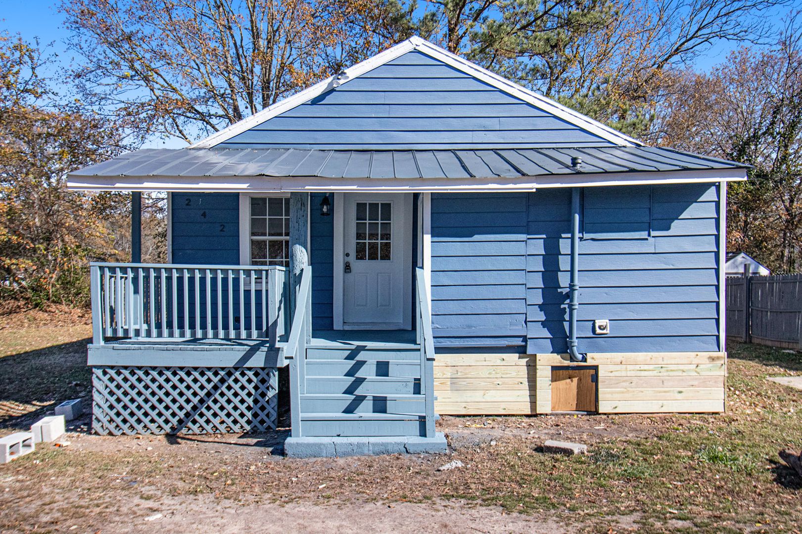 Loganville House: 242 Cross Street