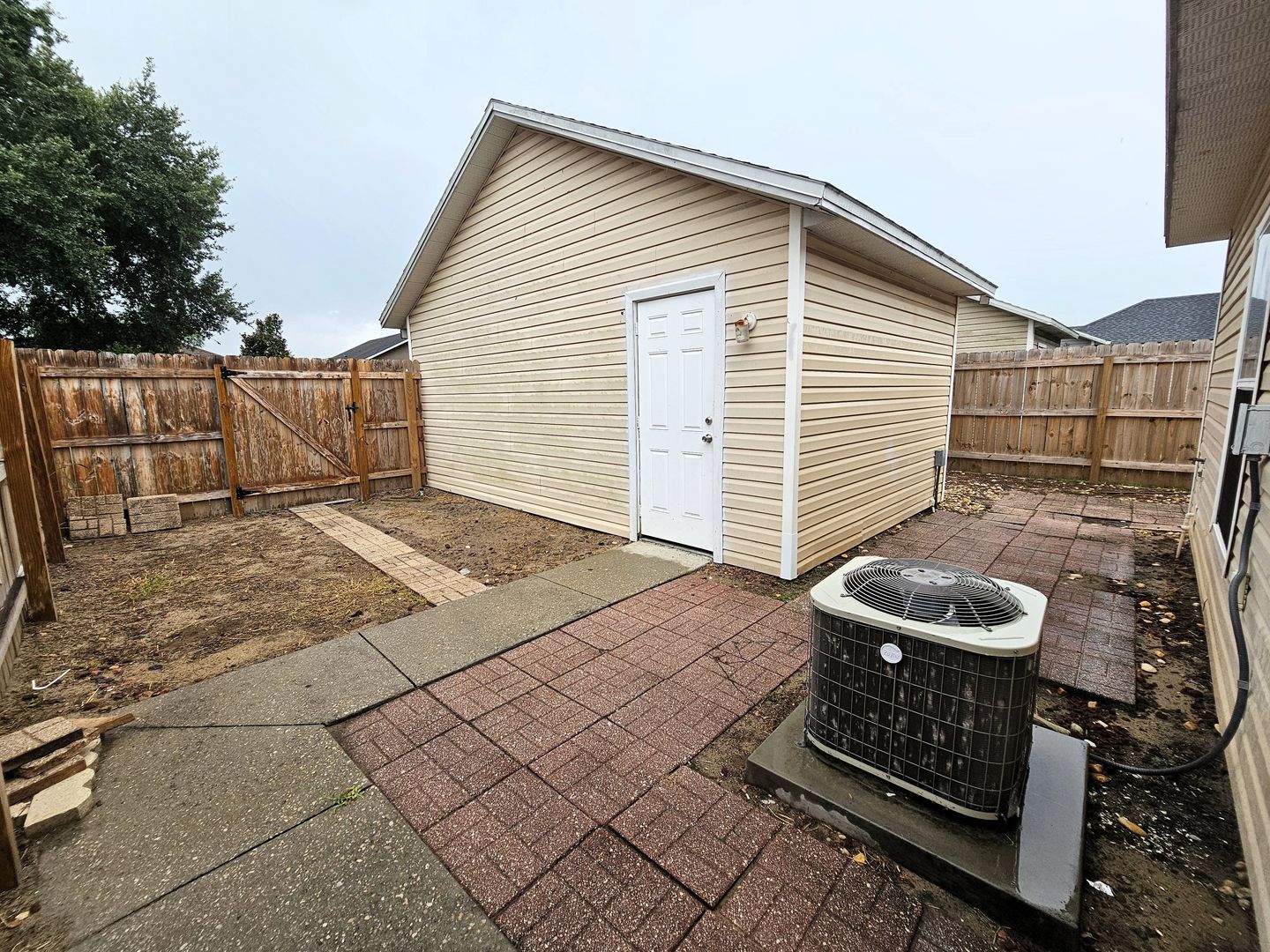 Park Central Cir 1004 16 of 19